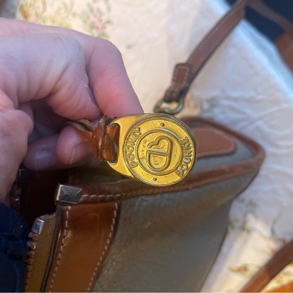 Dooney & Bourke cross body bag - Picture 5 of 5